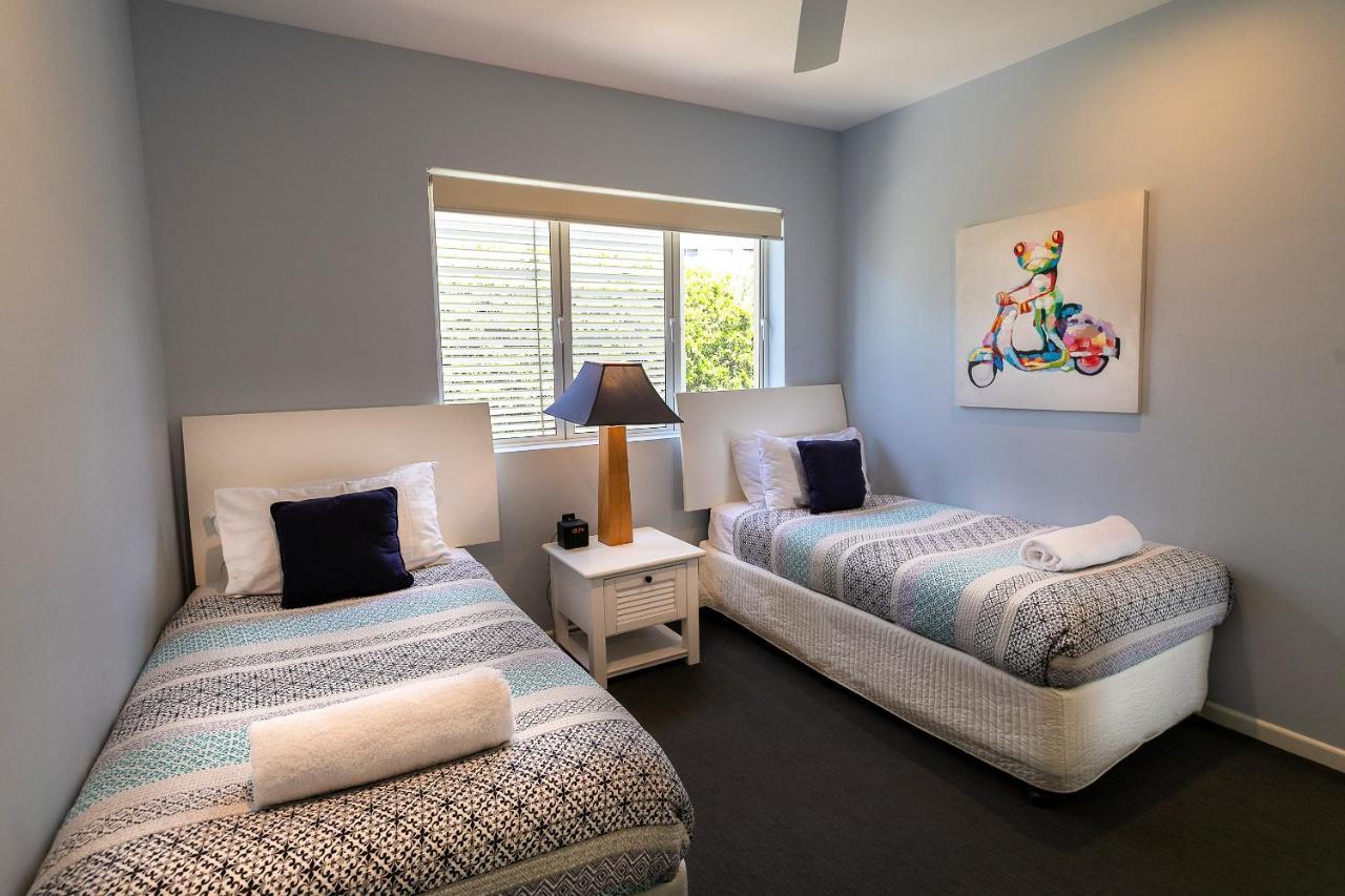 Aqua Promenade Beachfront Holiday Apartments Sunrise Beach Exterior photo